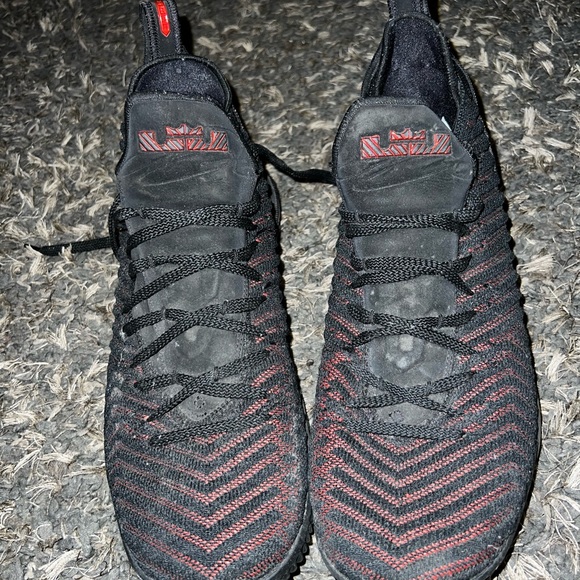 Nike Lebron 16 Fresh Bred - Picture 2 of 7